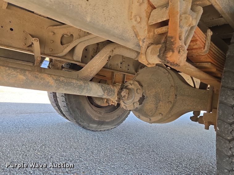 image for item EU3918 1999 International 3800 school bus