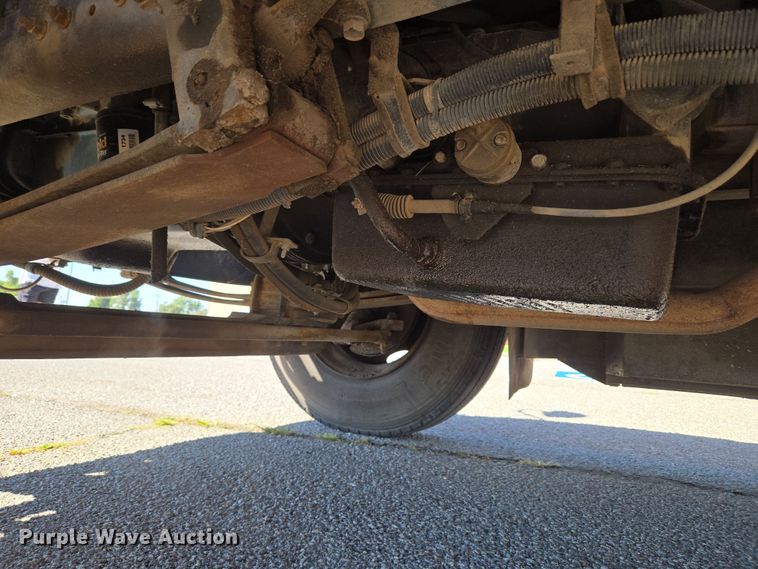 image for item EU3918 1999 International 3800 school bus