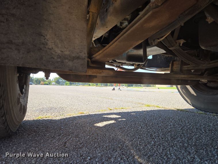 image for item EU3918 1999 International 3800 school bus