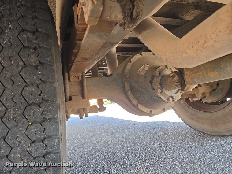 image for item EU3918 1999 International 3800 school bus