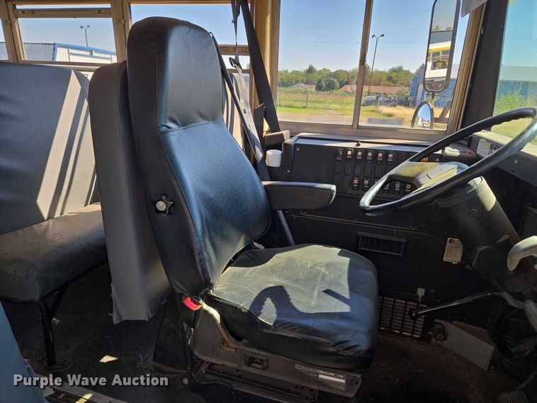 image for item EU3918 1999 International 3800 school bus