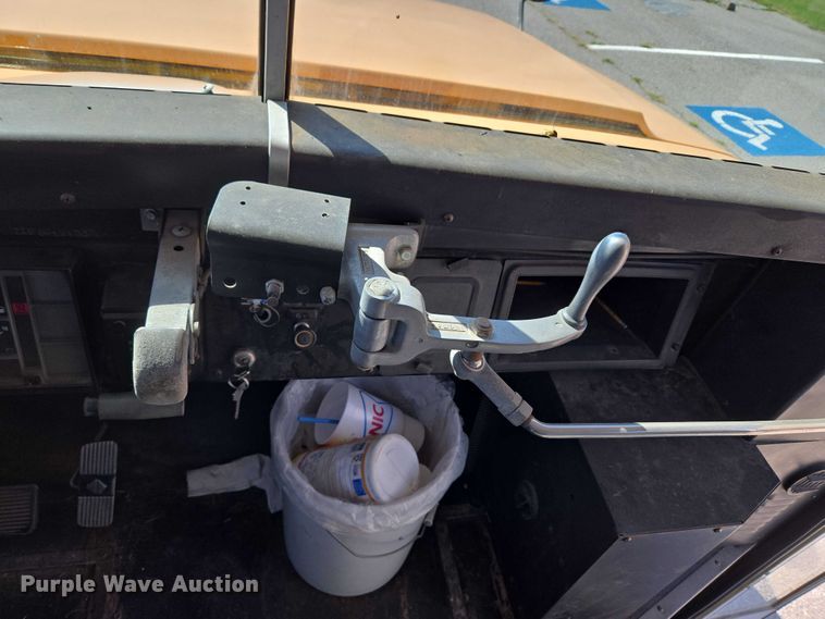 image for item EU3918 1999 International 3800 school bus