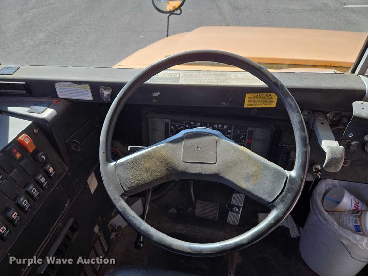 image for item EU3918 1999 International 3800 school bus