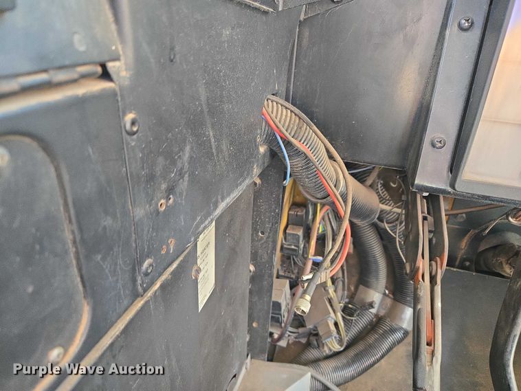 image for item EU3918 1999 International 3800 school bus