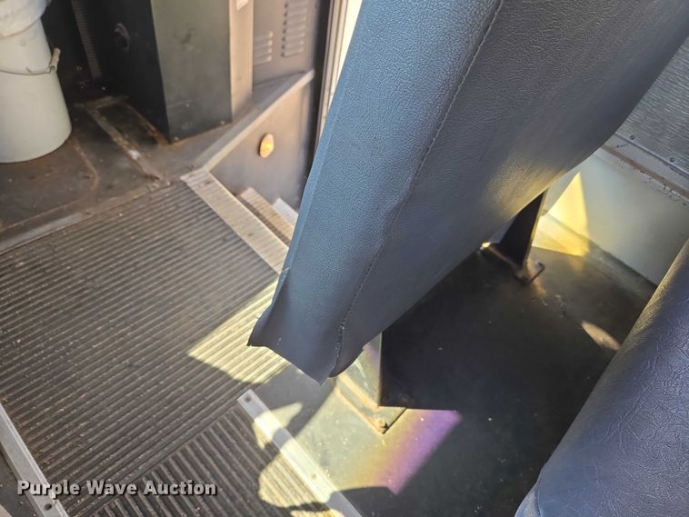 image for item EU3918 1999 International 3800 school bus