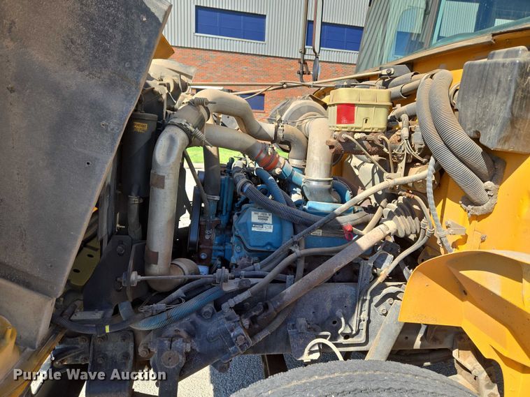 image for item EU3918 1999 International 3800 school bus