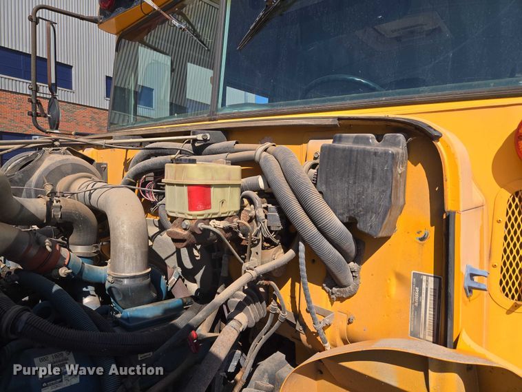 image for item EU3918 1999 International 3800 school bus