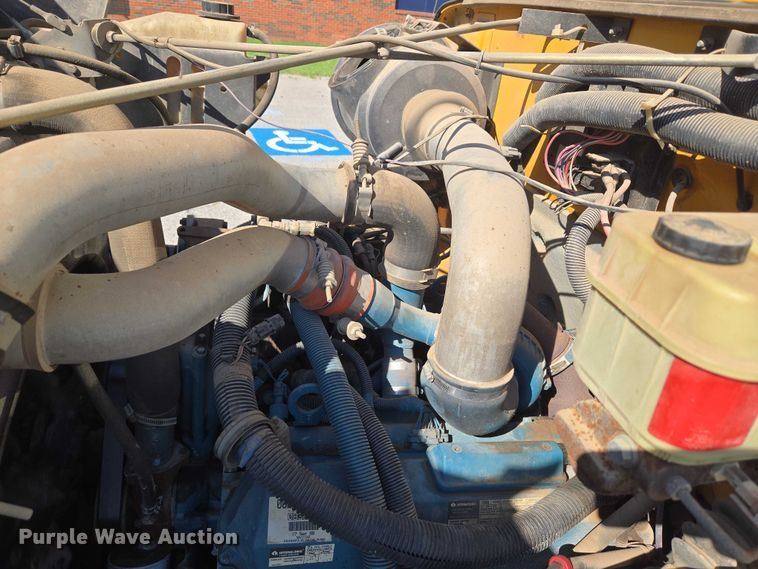 image for item EU3918 1999 International 3800 school bus