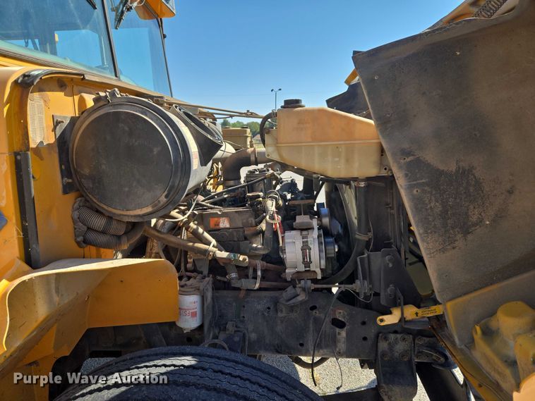 image for item EU3918 1999 International 3800 school bus