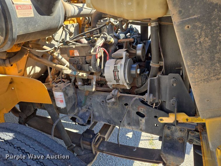 image for item EU3918 1999 International 3800 school bus