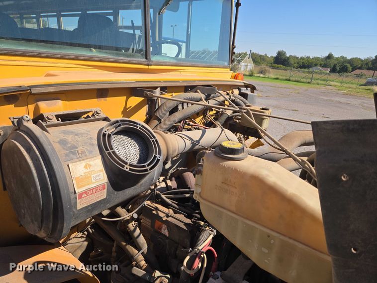 image for item EU3918 1999 International 3800 school bus