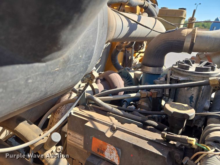 image for item EU3918 1999 International 3800 school bus