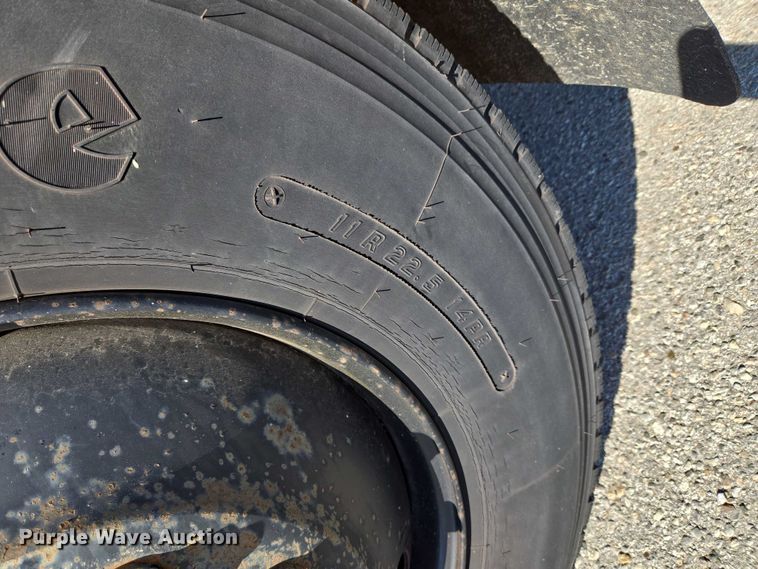 image for item EU3918 1999 International 3800 school bus