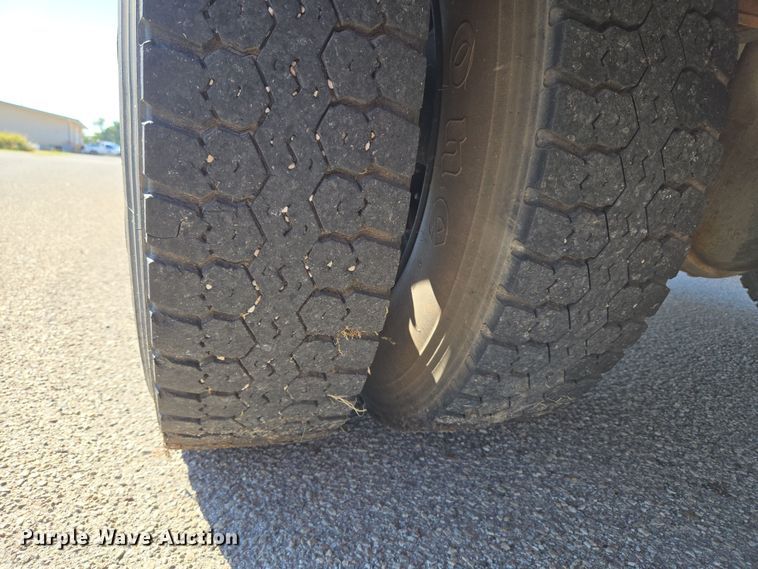 image for item EU3918 1999 International 3800 school bus