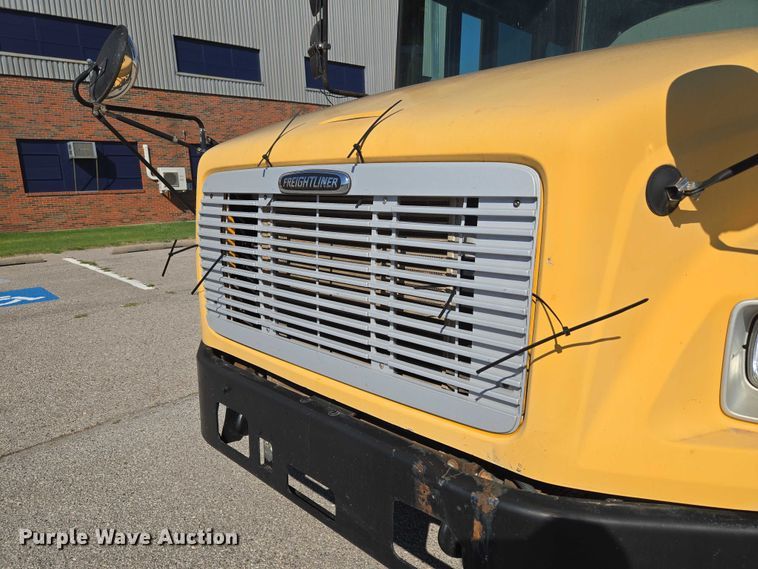 image for item EU3919 2004 Freightliner FS65  school bus