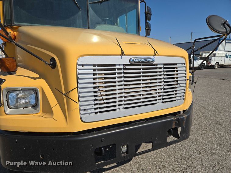 image for item EU3919 2004 Freightliner FS65  school bus