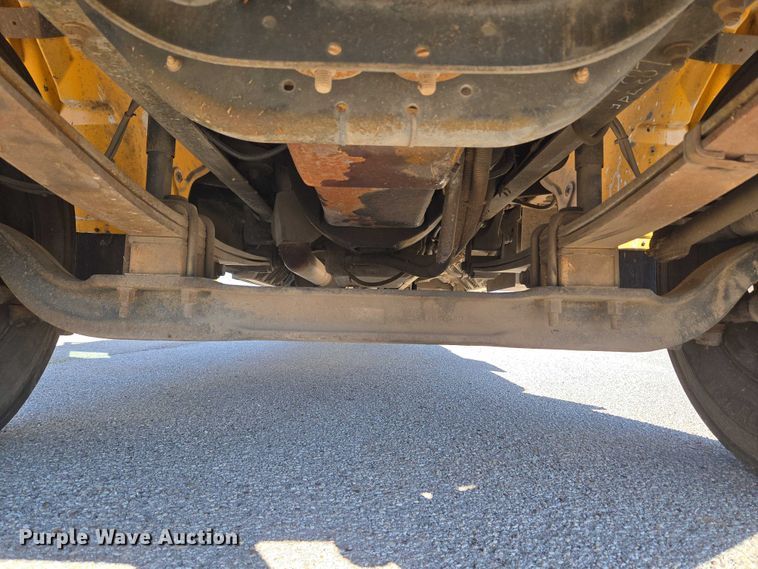 image for item EU3919 2004 Freightliner FS65  school bus