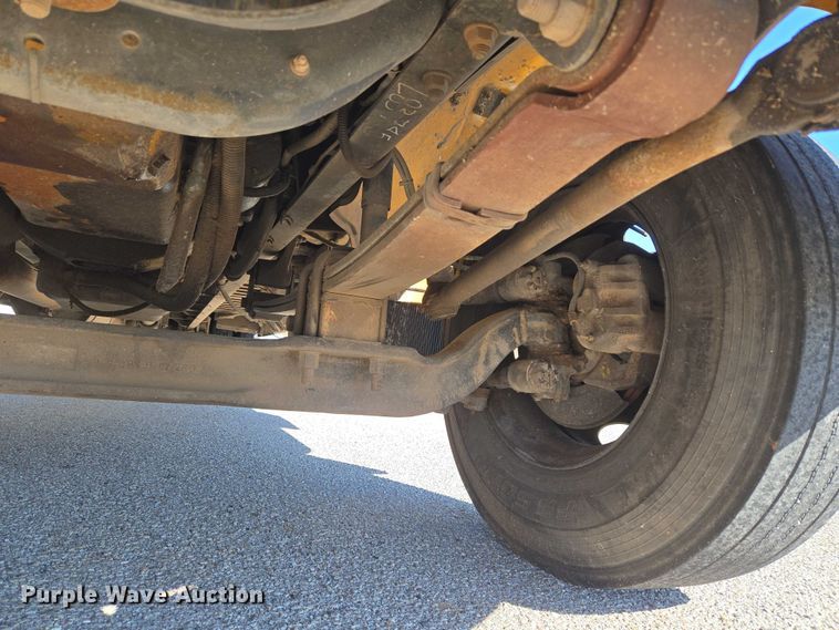 image for item EU3919 2004 Freightliner FS65  school bus