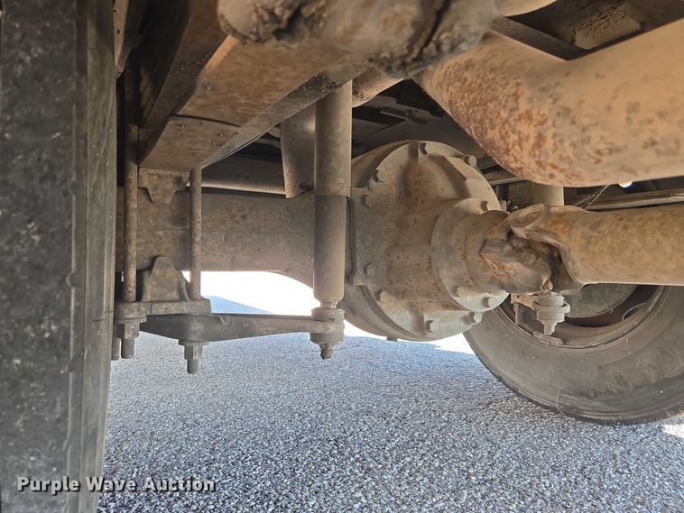 image for item EU3919 2004 Freightliner FS65  school bus