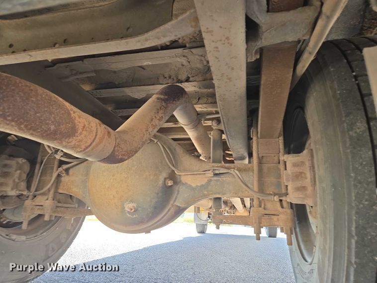 image for item EU3919 2004 Freightliner FS65  school bus