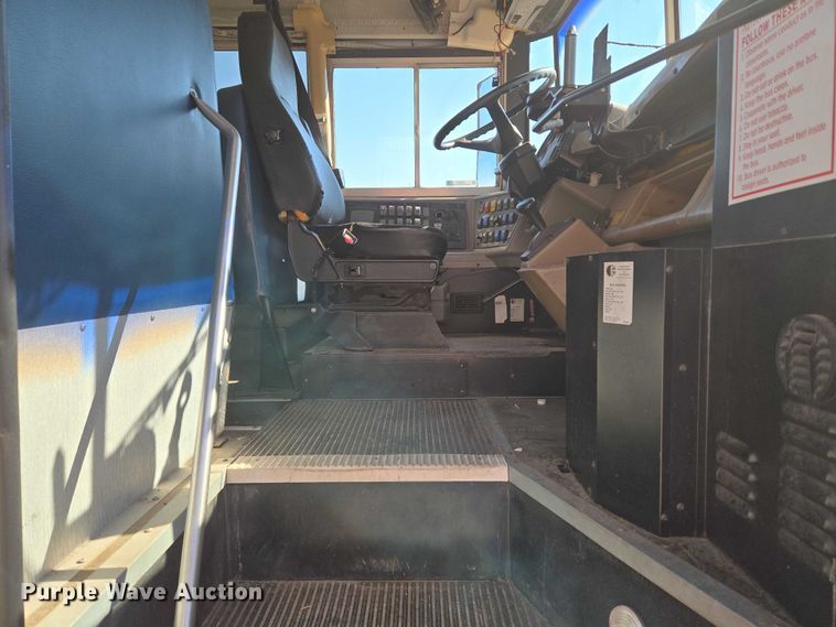 image for item EU3919 2004 Freightliner FS65  school bus