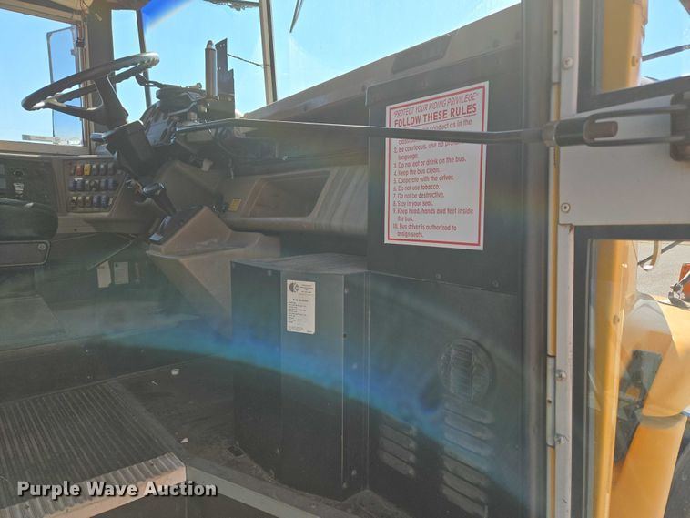 image for item EU3919 2004 Freightliner FS65  school bus