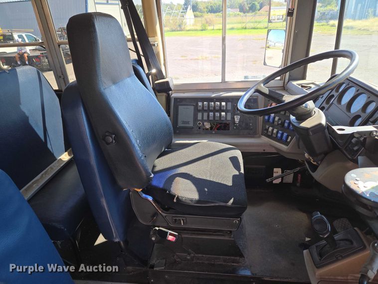 image for item EU3919 2004 Freightliner FS65  school bus