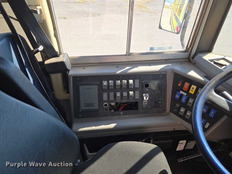 image for item EU3919 2004 Freightliner FS65  school bus