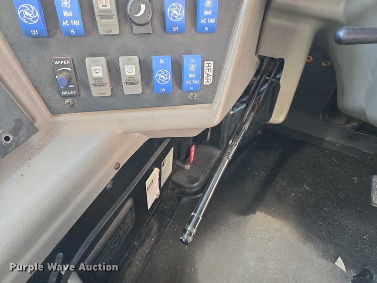 image for item EU3919 2004 Freightliner FS65  school bus