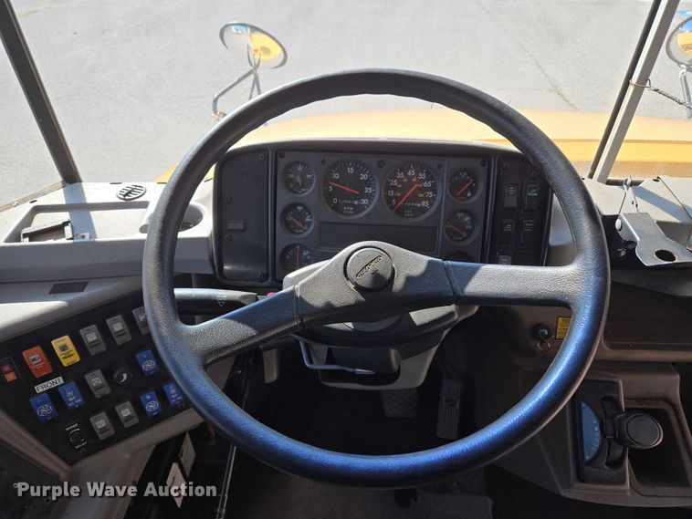 image for item EU3919 2004 Freightliner FS65  school bus