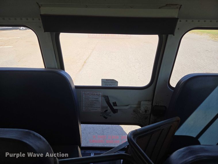 image for item EU3919 2004 Freightliner FS65  school bus