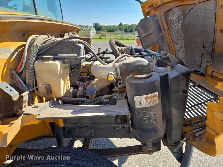 image for item EU3919 2004 Freightliner FS65  school bus