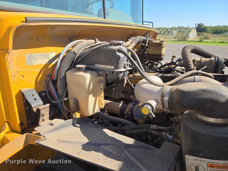 image for item EU3919 2004 Freightliner FS65  school bus