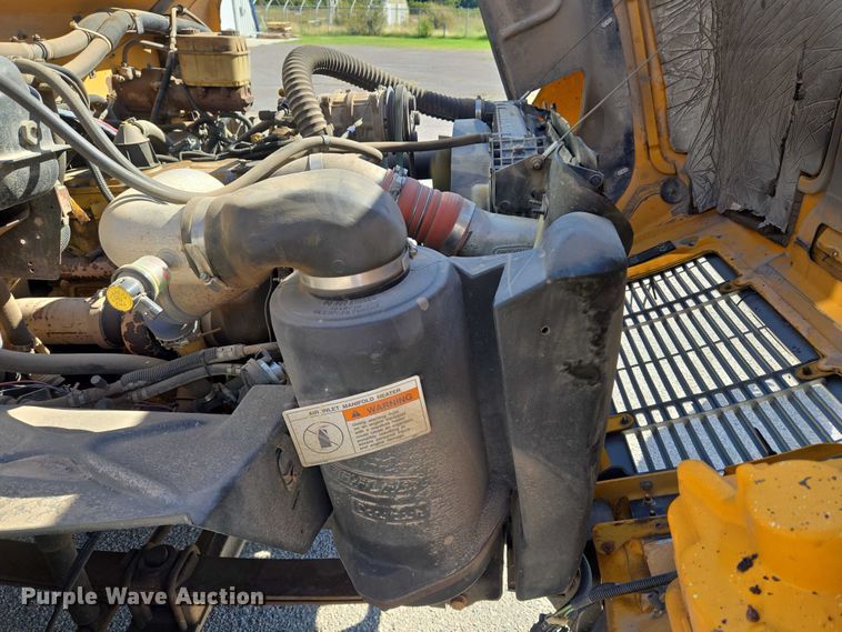 image for item EU3919 2004 Freightliner FS65  school bus