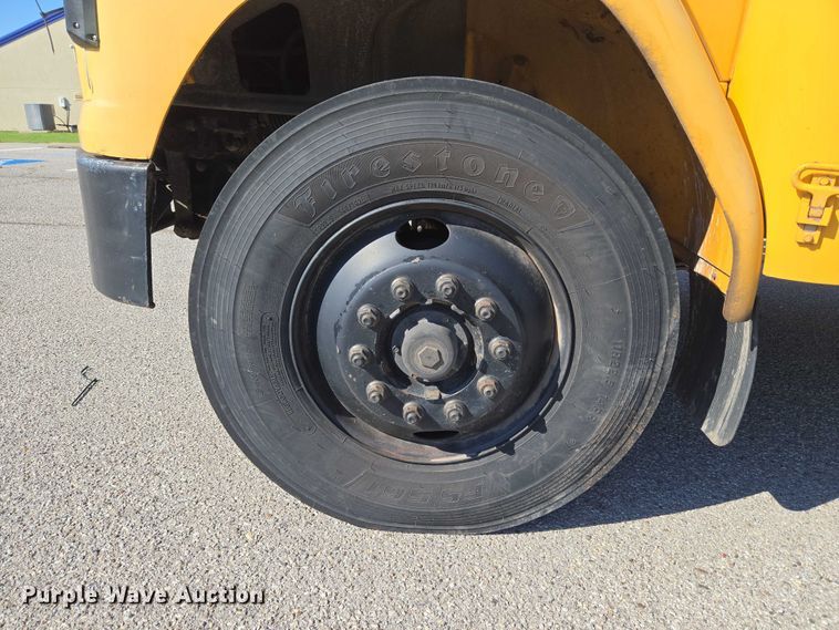 image for item EU3919 2004 Freightliner FS65  school bus