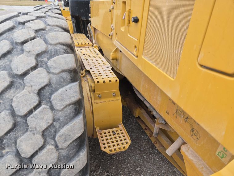 image for item EU3941 2015 Caterpillar 12M3 motor grader