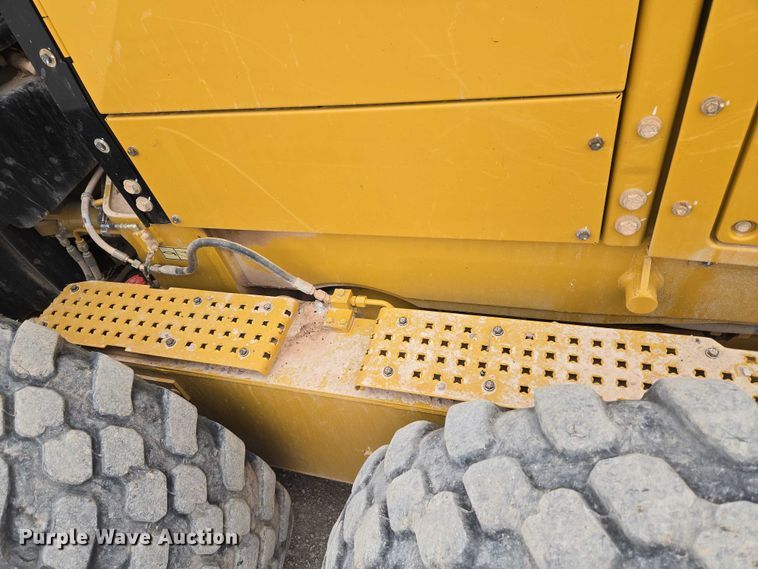 image for item EU3941 2015 Caterpillar 12M3 motor grader