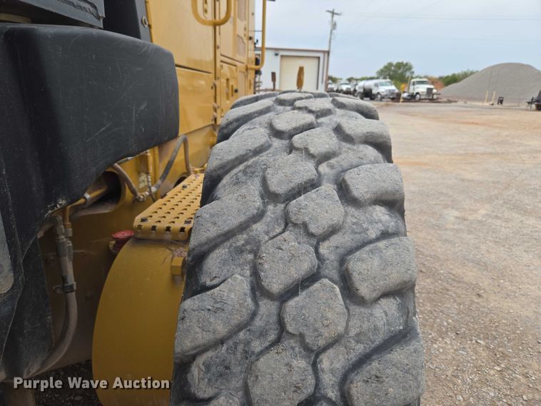 image for item EU3941 2015 Caterpillar 12M3 motor grader