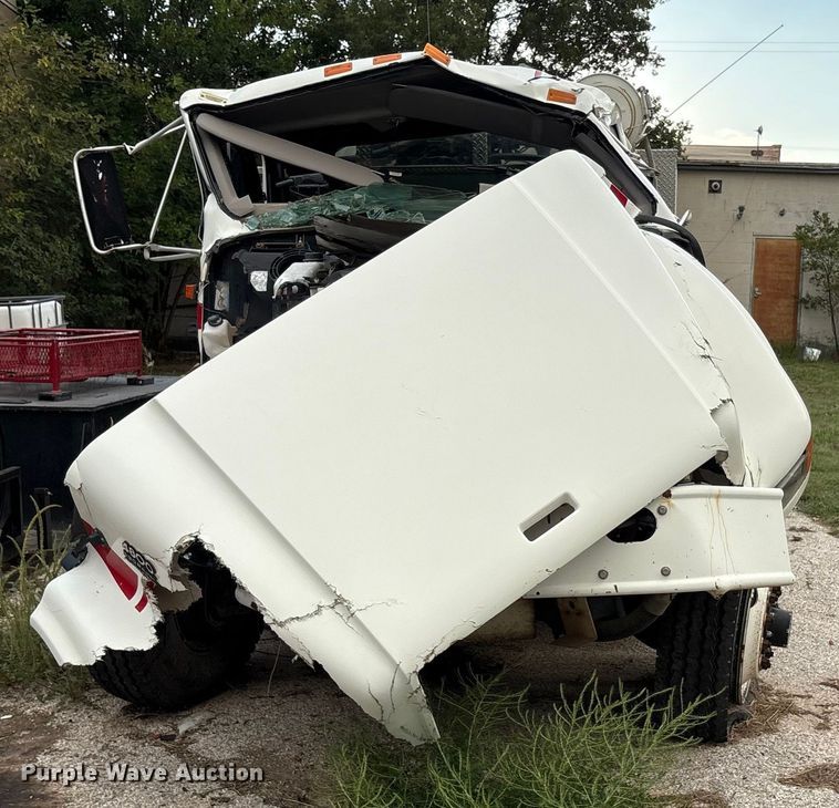 image for item EU4603 2002 International 4800 pumper fire truck