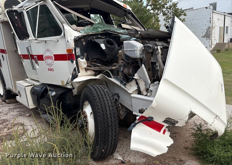 image for item EU4603 2002 International 4800 pumper fire truck