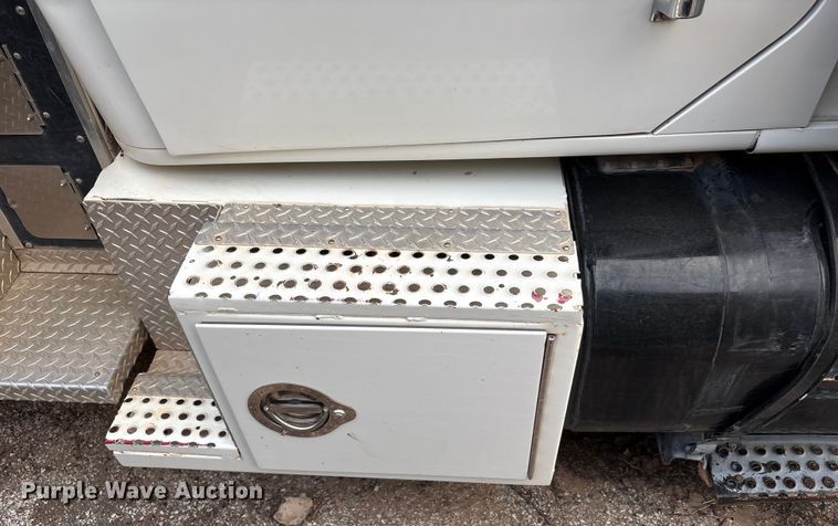 image for item EU4603 2002 International 4800 pumper fire truck