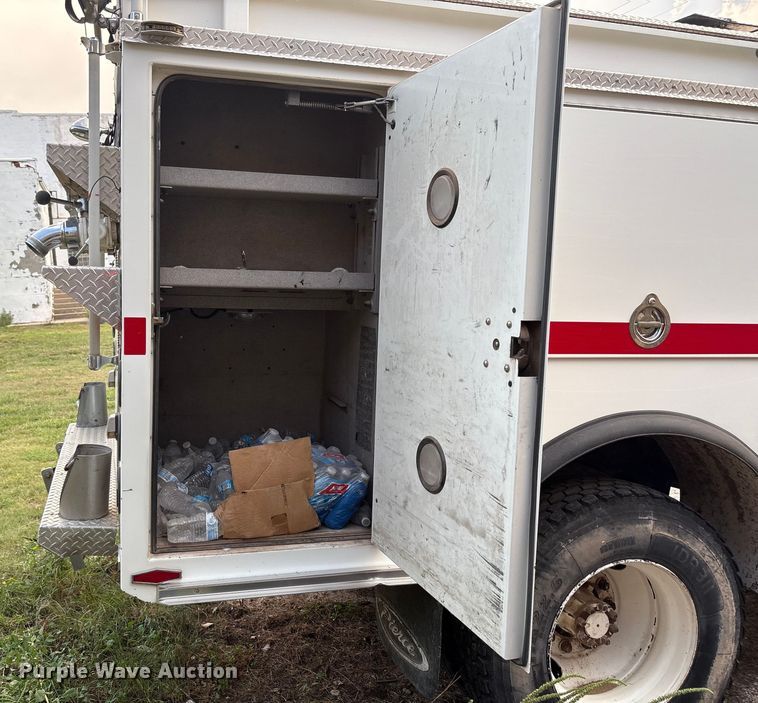 image for item EU4603 2002 International 4800 pumper fire truck