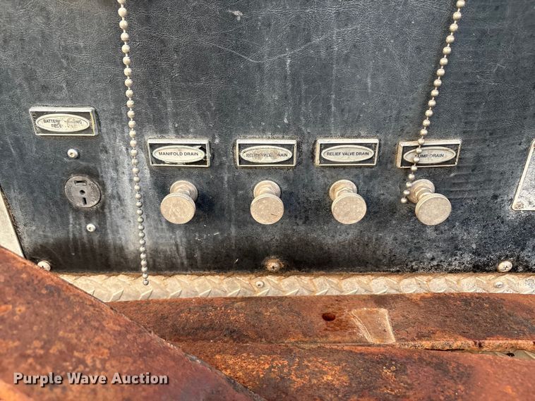 image for item EU4603 2002 International 4800 pumper fire truck