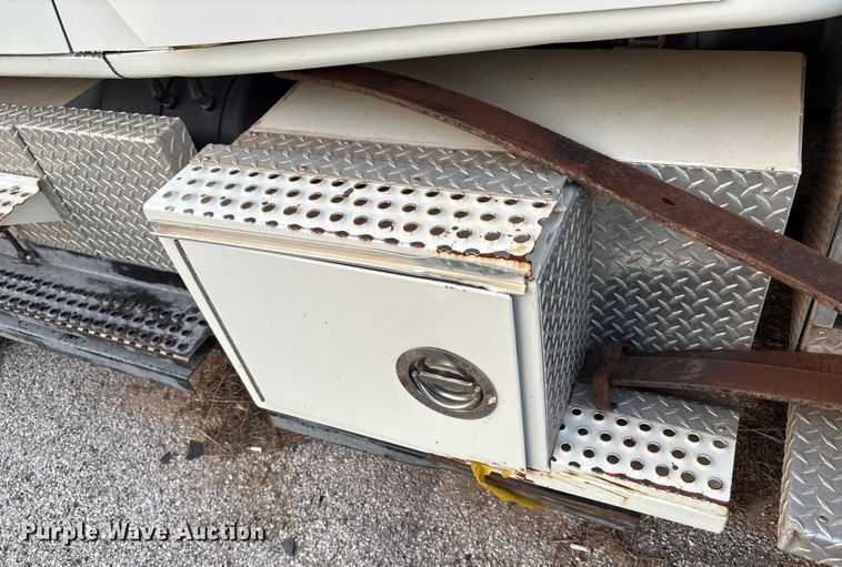 image for item EU4603 2002 International 4800 pumper fire truck