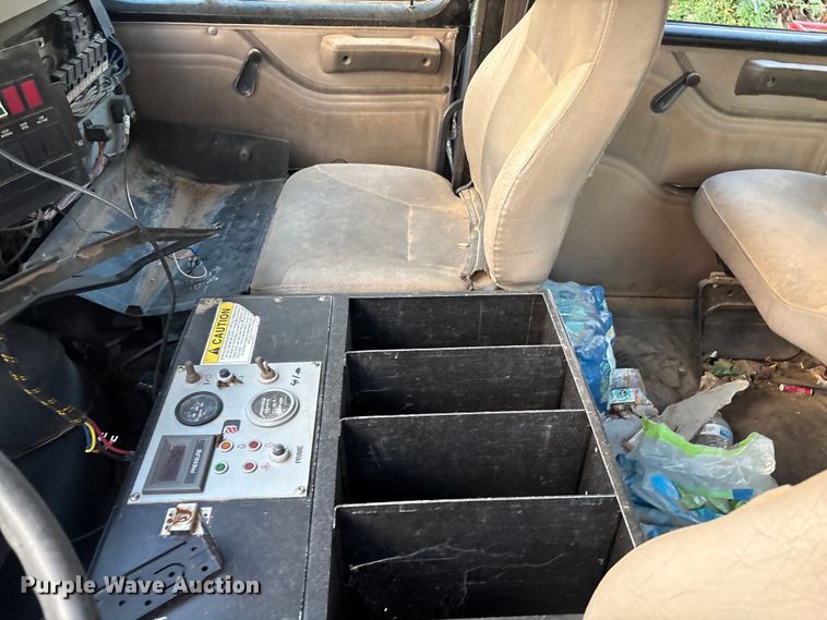 image for item EU4603 2002 International 4800 pumper fire truck