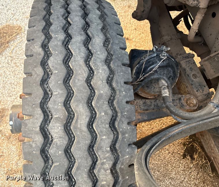 image for item EU4603 2002 International 4800 pumper fire truck