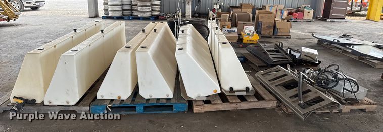 image for item EU5024 Monroe truck parts 