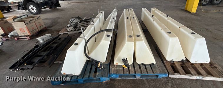 image for item EU5024 Monroe truck parts 