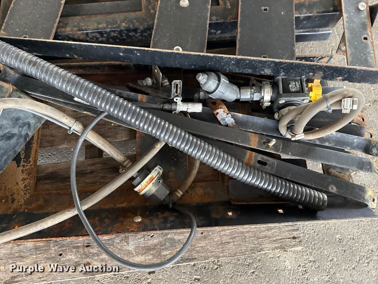 image for item EU5024 Monroe truck parts 