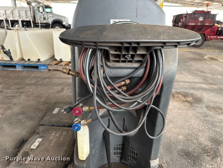 image for item EU5029 Robinair 34988 AC service machine